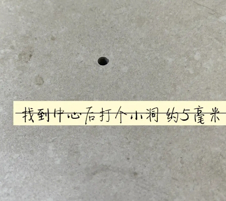 崇左市瓷砖空鼓维修公司专业解答在瓷砖铺贴过程中，如果砂料搅拌不均匀，将会带来以下问题